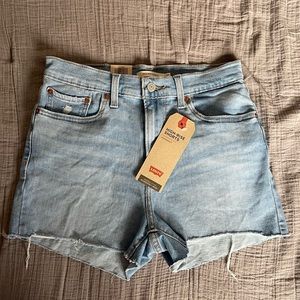 Levi’s Women’s High-Rise Jean Shorts, Harlem Scoop size 28